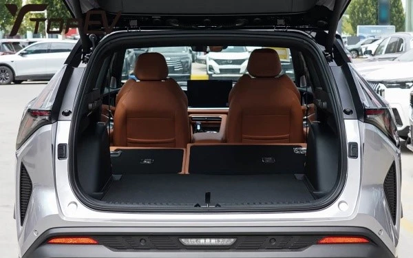 Geely Boyue space
